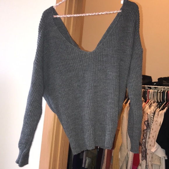 Women’s grey sweater with open back - Picture 3 of 5